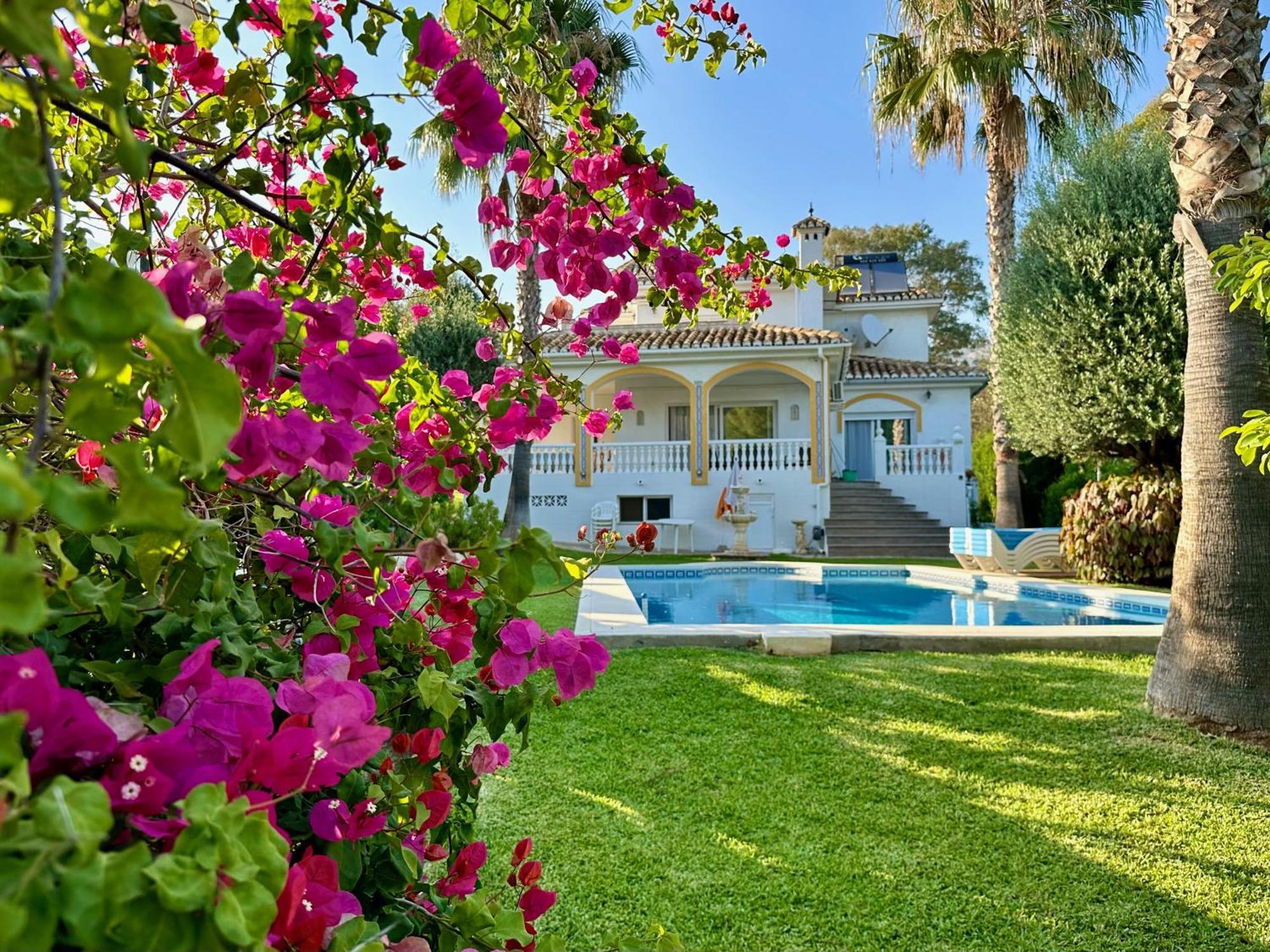 Villa Dolce Vita ベナルマデナ エクステリア 写真